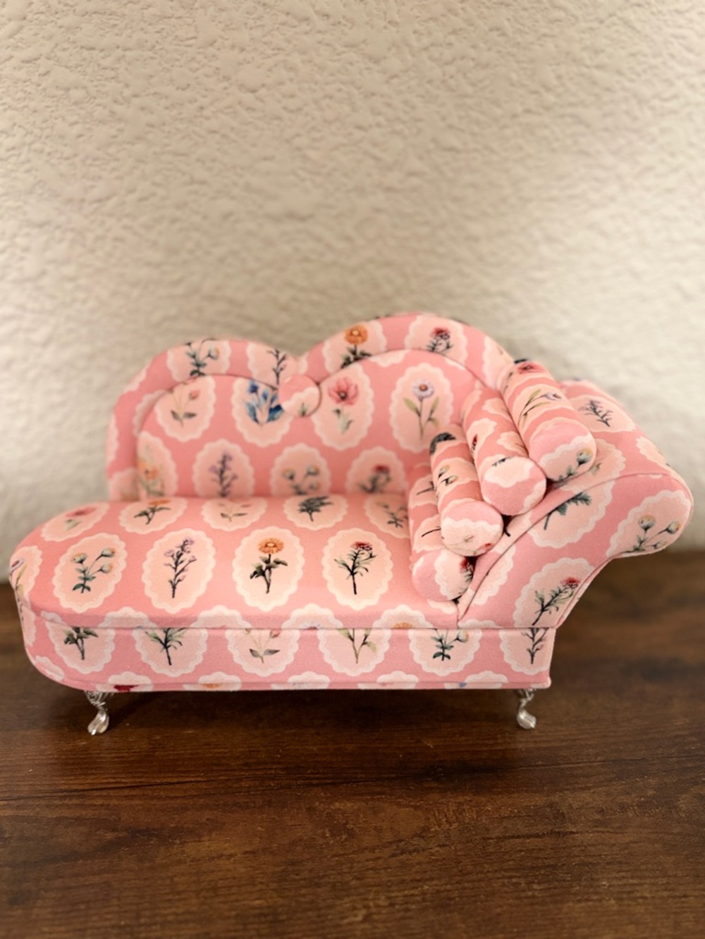 Viral New Mini Floral Chaise Lounge Jewelry Box Pink Velvet Vanity Decor